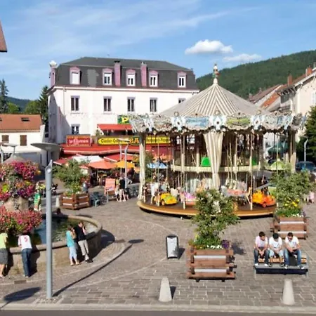 Chalet Adorable Little *