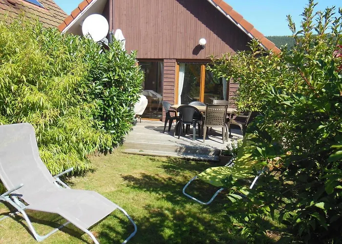 Chalet Adorable Little *